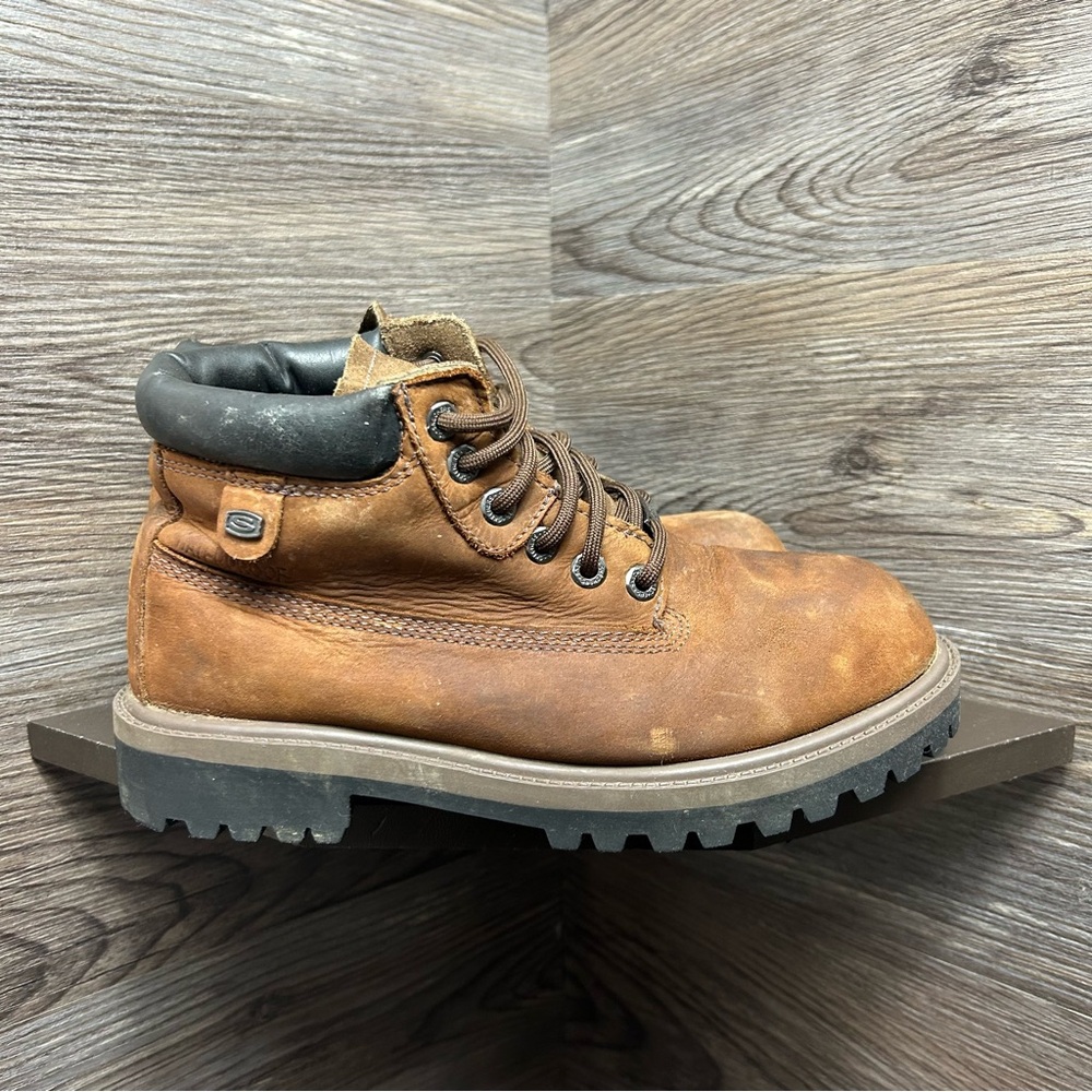 Skechers verdict brown leather black collar boots